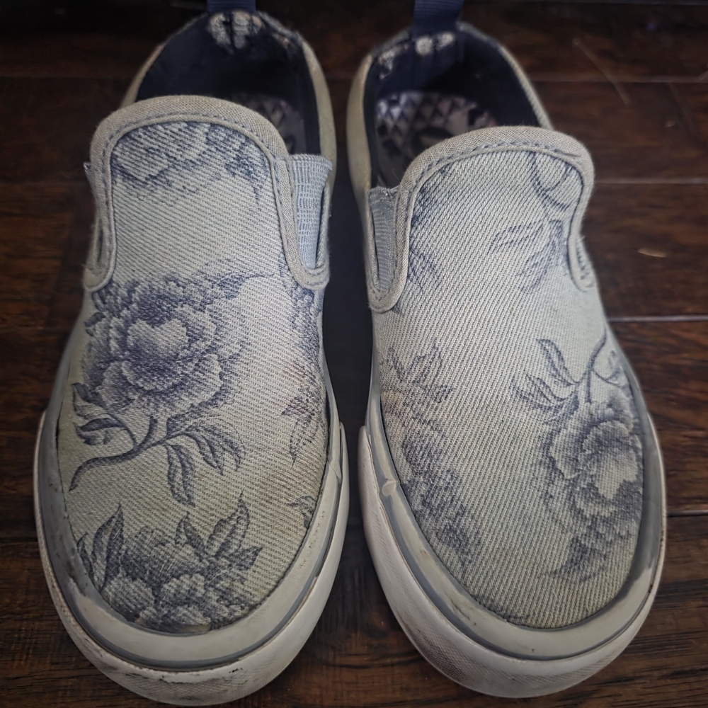Airwalk Blue Floral Kids Sneakers, Size 13